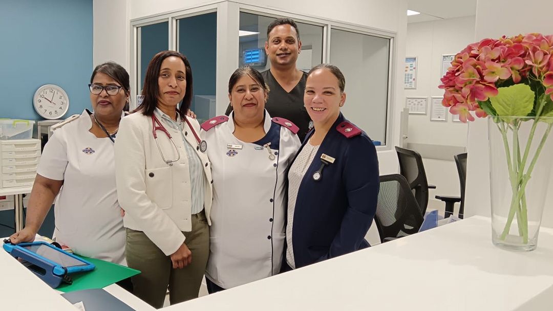 Enrolled nurse Cindy Moodley, resident cardiologist Dr Yuvashnee Govender, registered nurse Nadira Ittal, cardiac ward unit manager Donna Marillier, and (back) resident cardiothoracic surgeon Dr Jehron Pillay. 