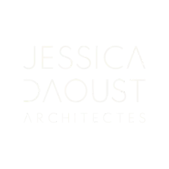 Logo de Jessica Daoust Architectes en lettres blanches.