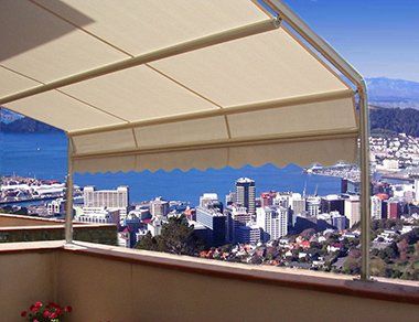 tenda per attico beige