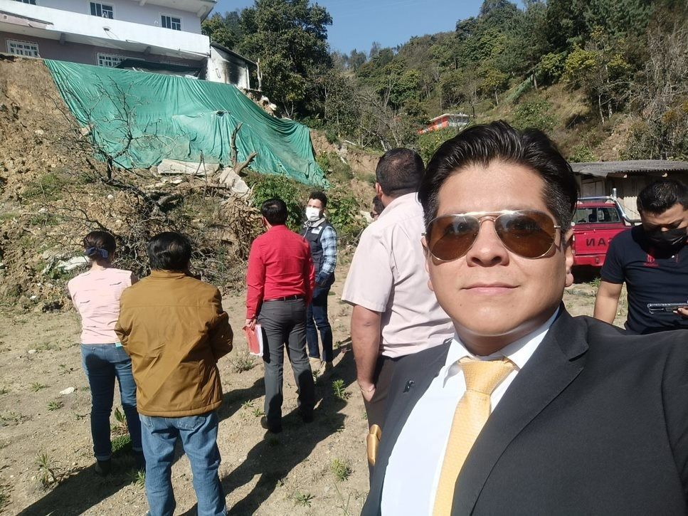 ASESORÍA Y REPRESENTACIÓN LEGAL VVV