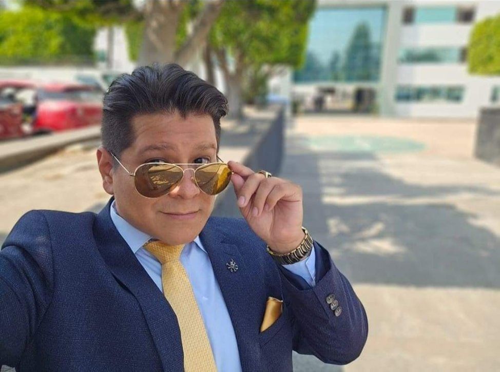 ASESORÍA Y REPRESENTACIÓN LEGAL VVV