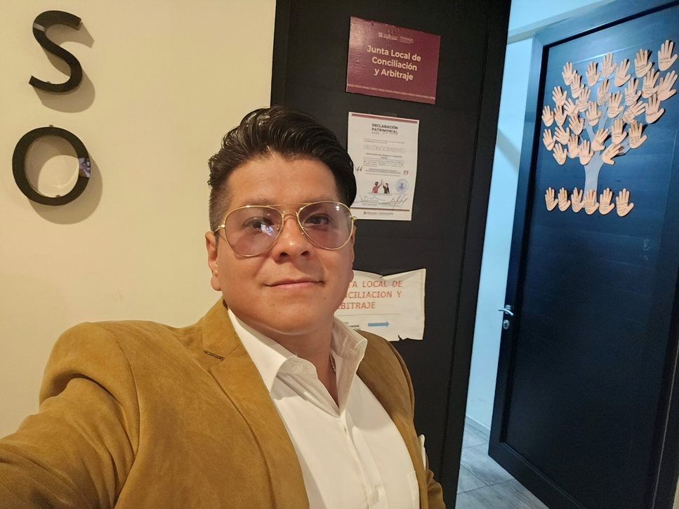 ASESORÍA Y REPRESENTACIÓN LEGAL VVV