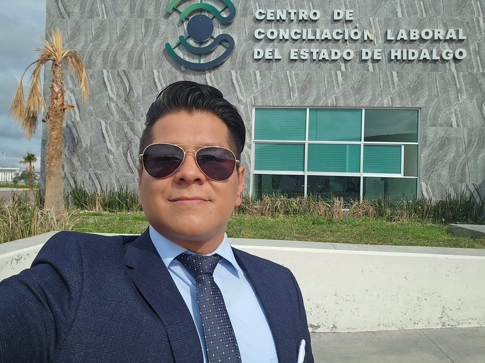 ASESORÍA Y REPRESENTACIÓN LEGAL VVV