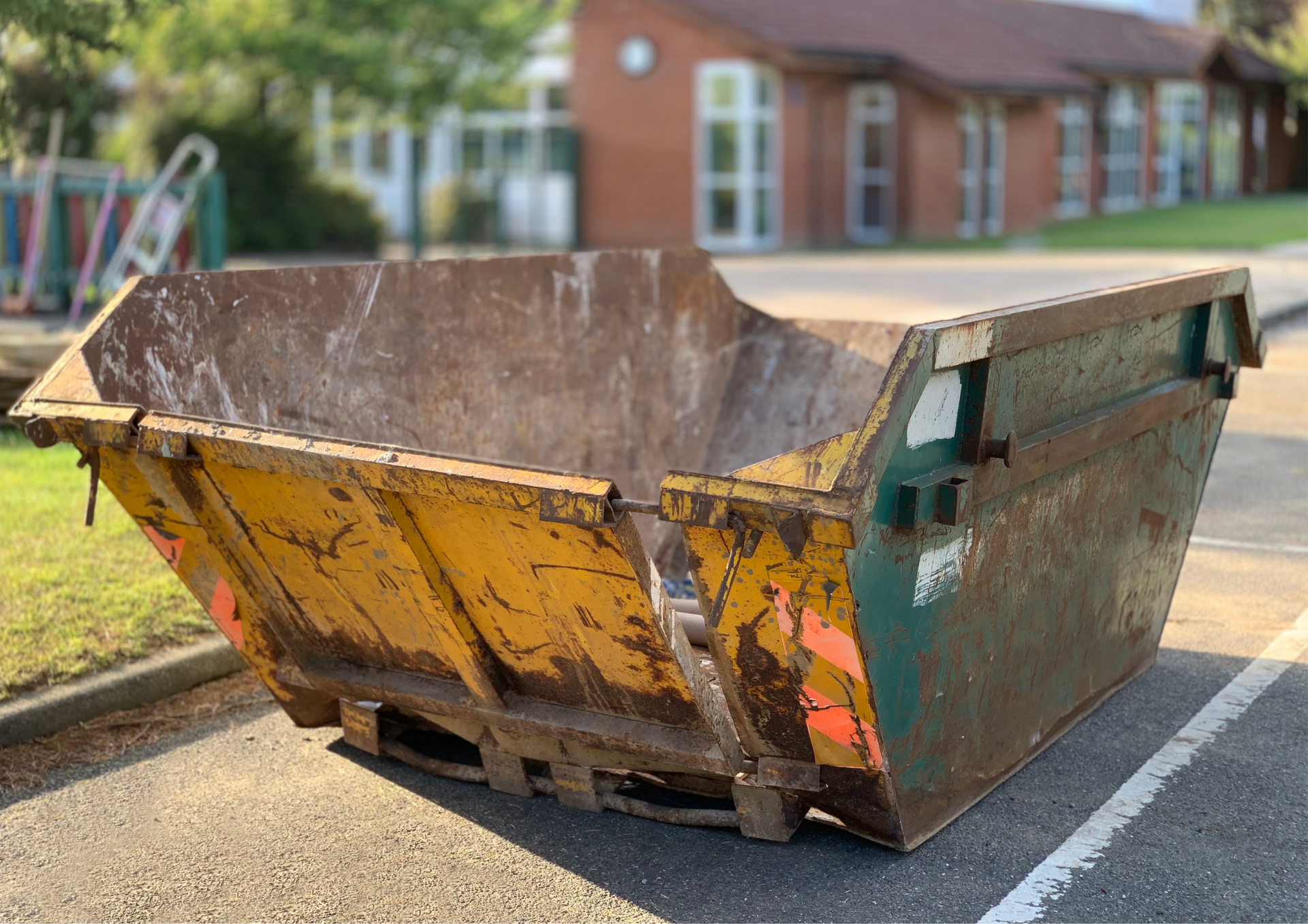 Large Skip Hire for Garden Waste: What You Can and Can’t Include