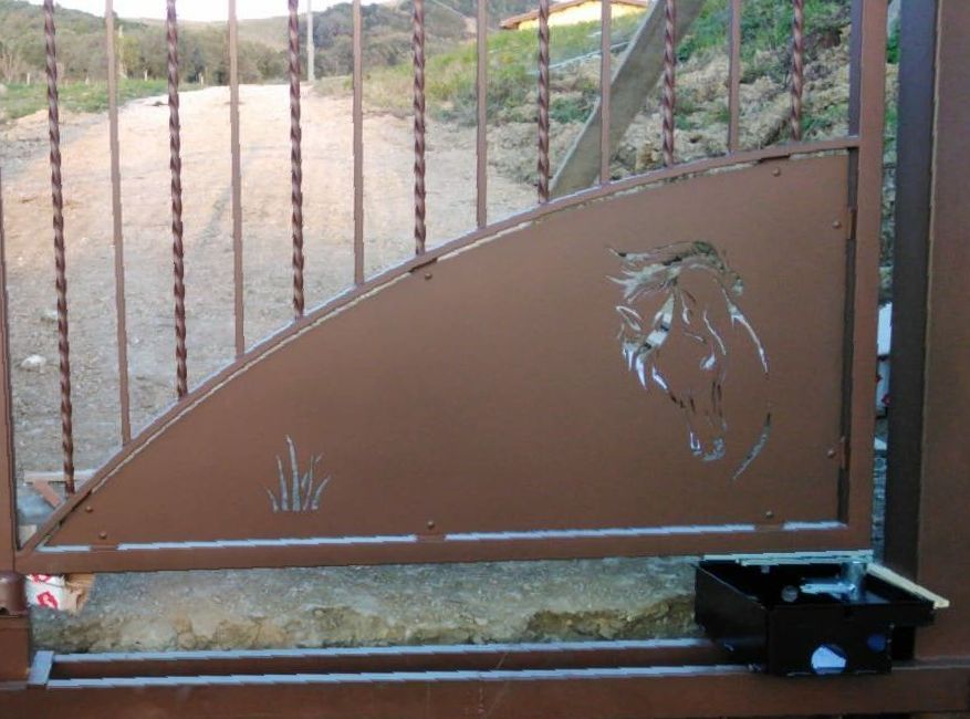 cancelli in ferro a Tarquinia