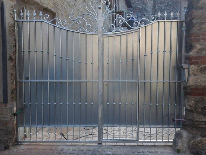 cancelli in ferro a Tarquinia