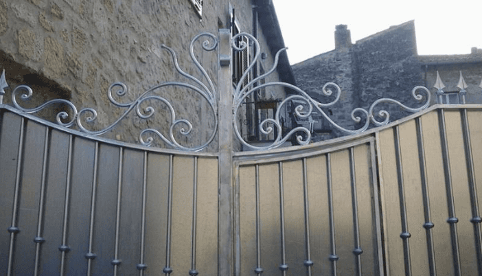 cancelli in ferro a Tarquinia
