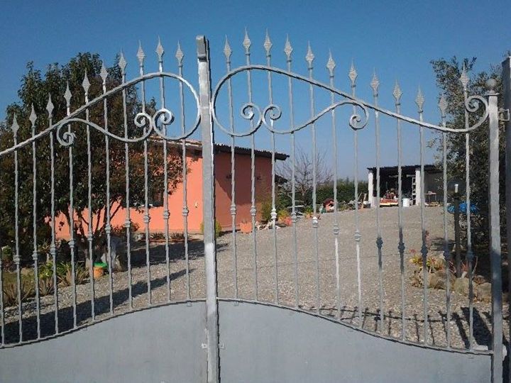 cancelli in ferro a Tarquinia