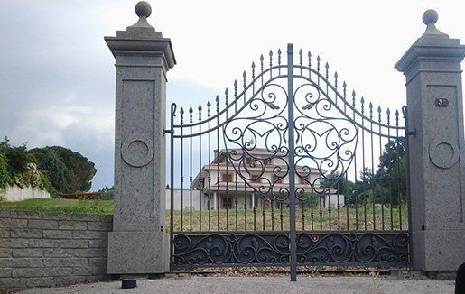 cancelli in ferro a Tarquinia