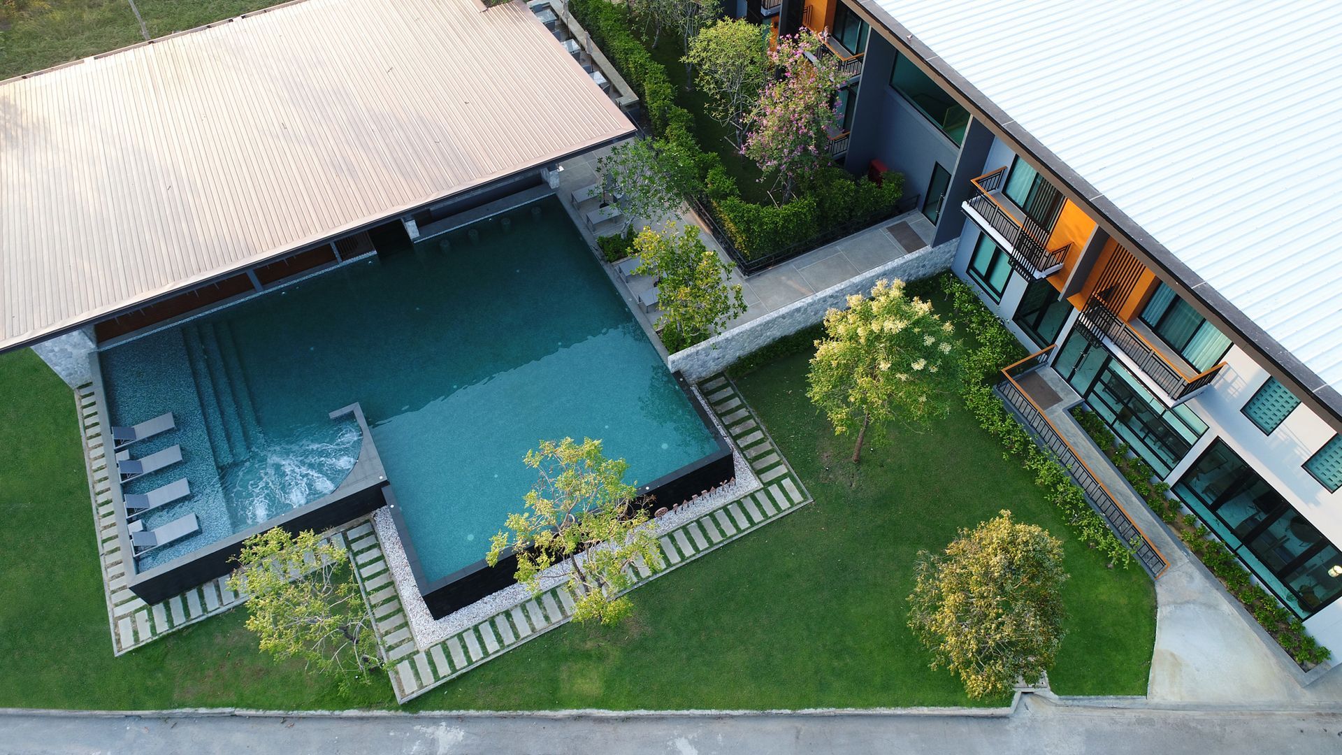 Swimming Pool - Grand Sappaya Hotel