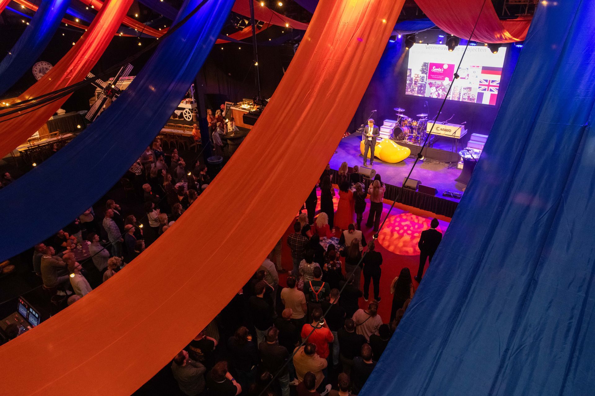 Medewerkers op de jaarafsluiting “Helemaal Hollands” van Kaemingk Season Decorations, georganiseerd door Plan X Events.