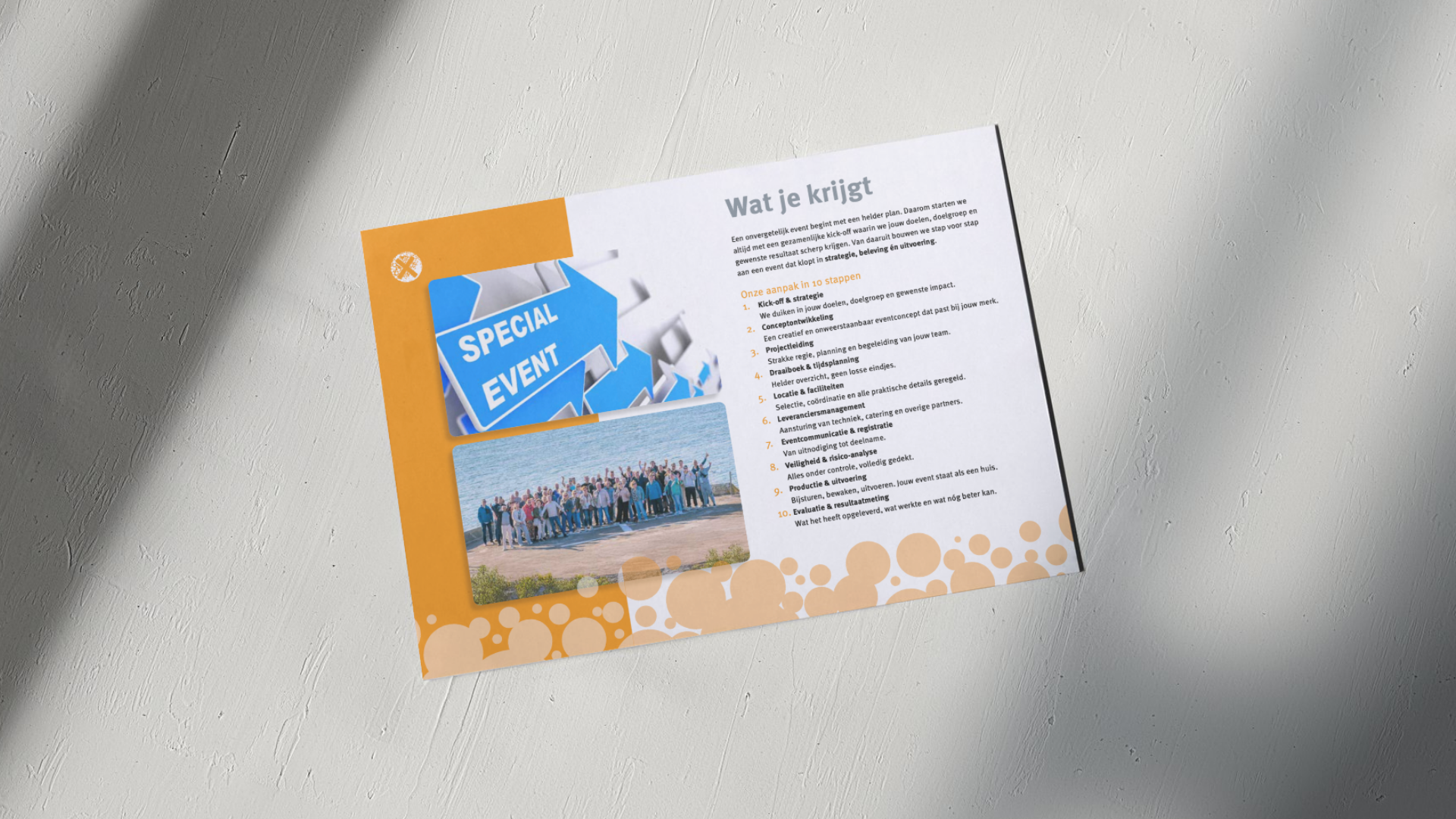 Mockup van de Event Xperience brochure van Plan X Events, beschikbaar om te downloaden en meer te lezen over hoe Plan X Events jouw evenement kan organiseren.