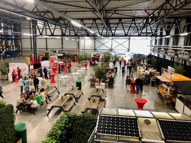 Event op eigen locatie van Rensa Family Company volledig ingericht voor de Open Deurendag, omgebouwd tot een sfeervolle plek voor ontvangst, uitleg en activiteiten voor alle 1200 gasten