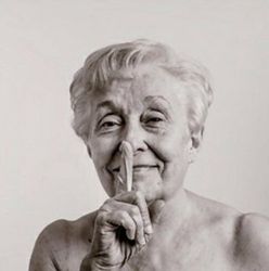 donna anziana