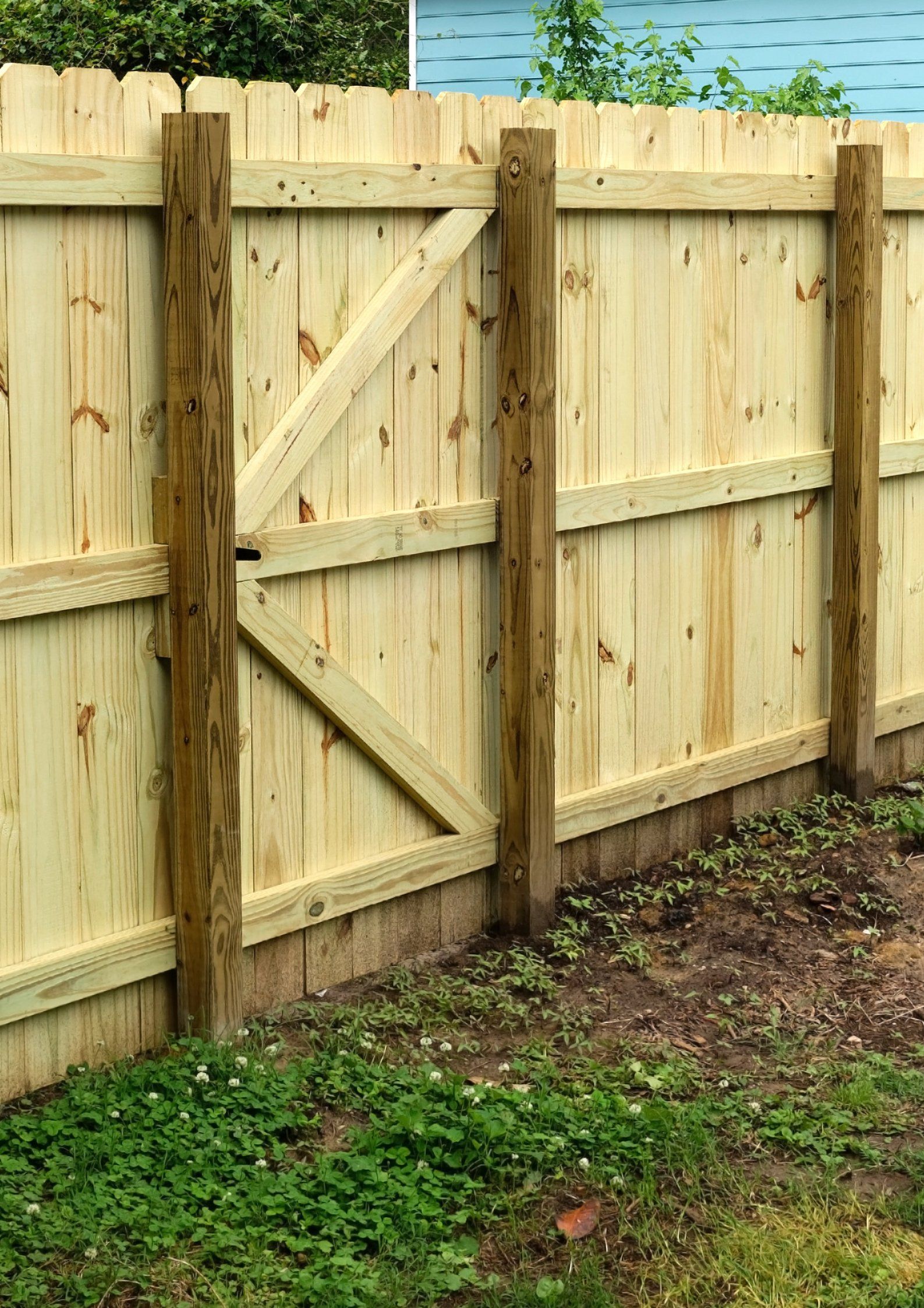 This is a photo of a wooden fence, the work was carried out by Fencing Leicester