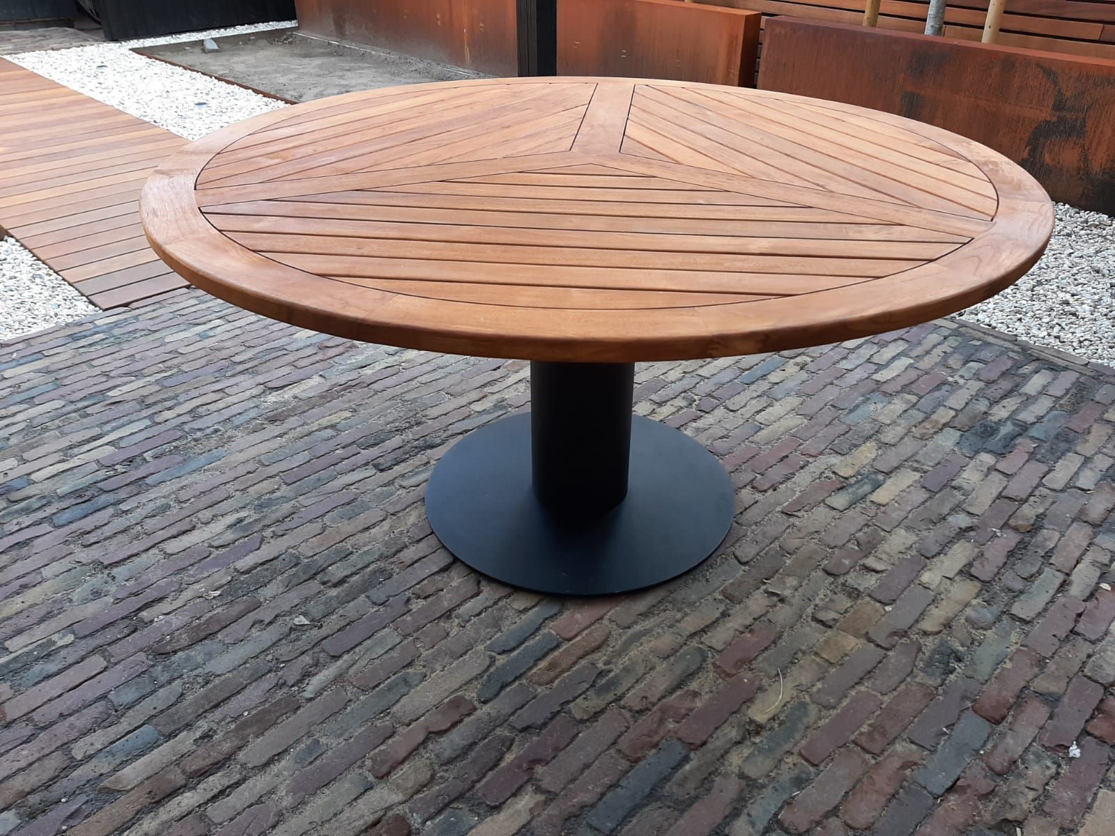 Eettafel staal en hout