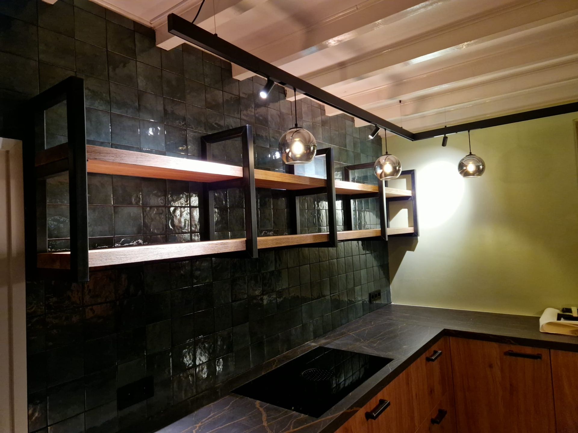 Wandrek hout en staal