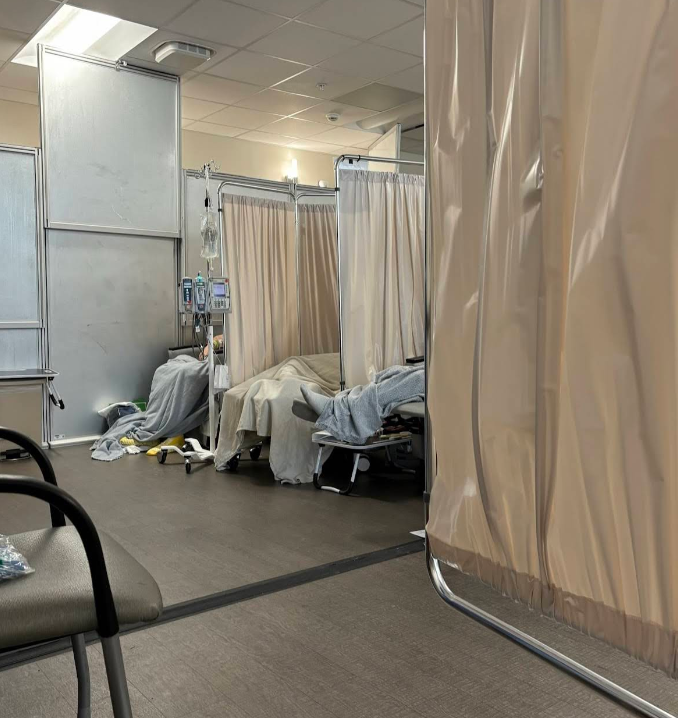 Sunrise Hospital in Las Vegas, patients placed close together, not safe for infection control