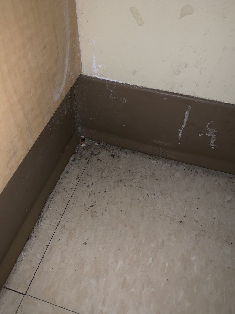 Sunrise Hospital, dirty floor in a patient room