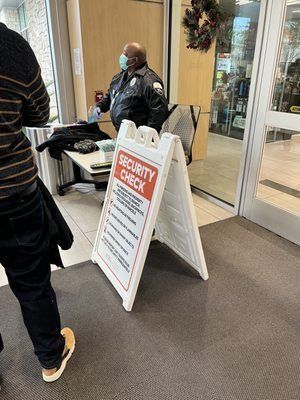 Sunrise Hospital_armed guards and metal detectors