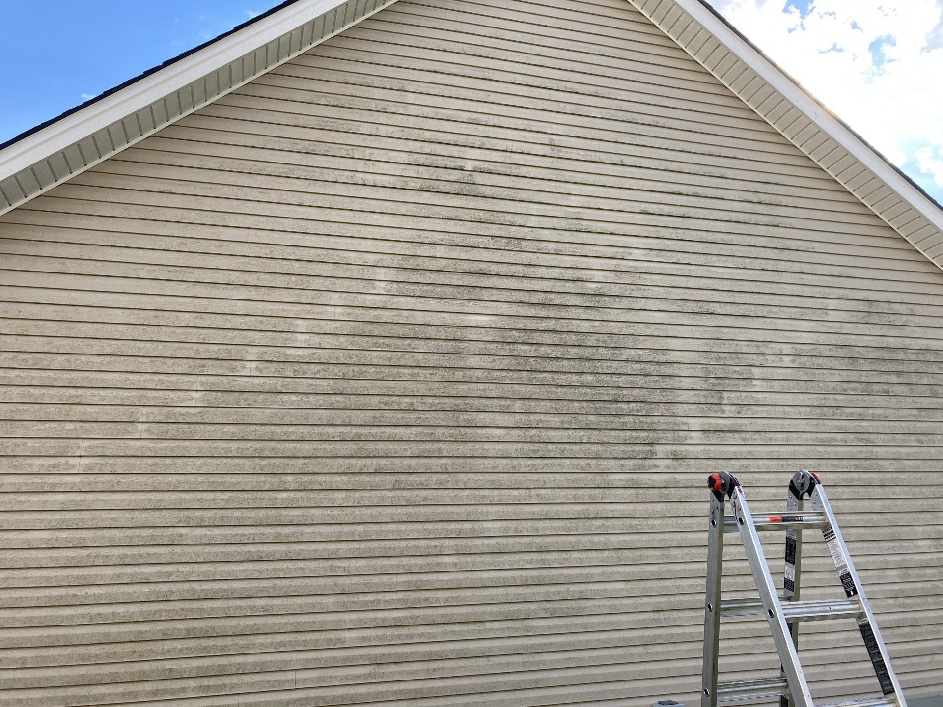 Before Side House Power Washing — Hopkinsville, KY — Impire Services