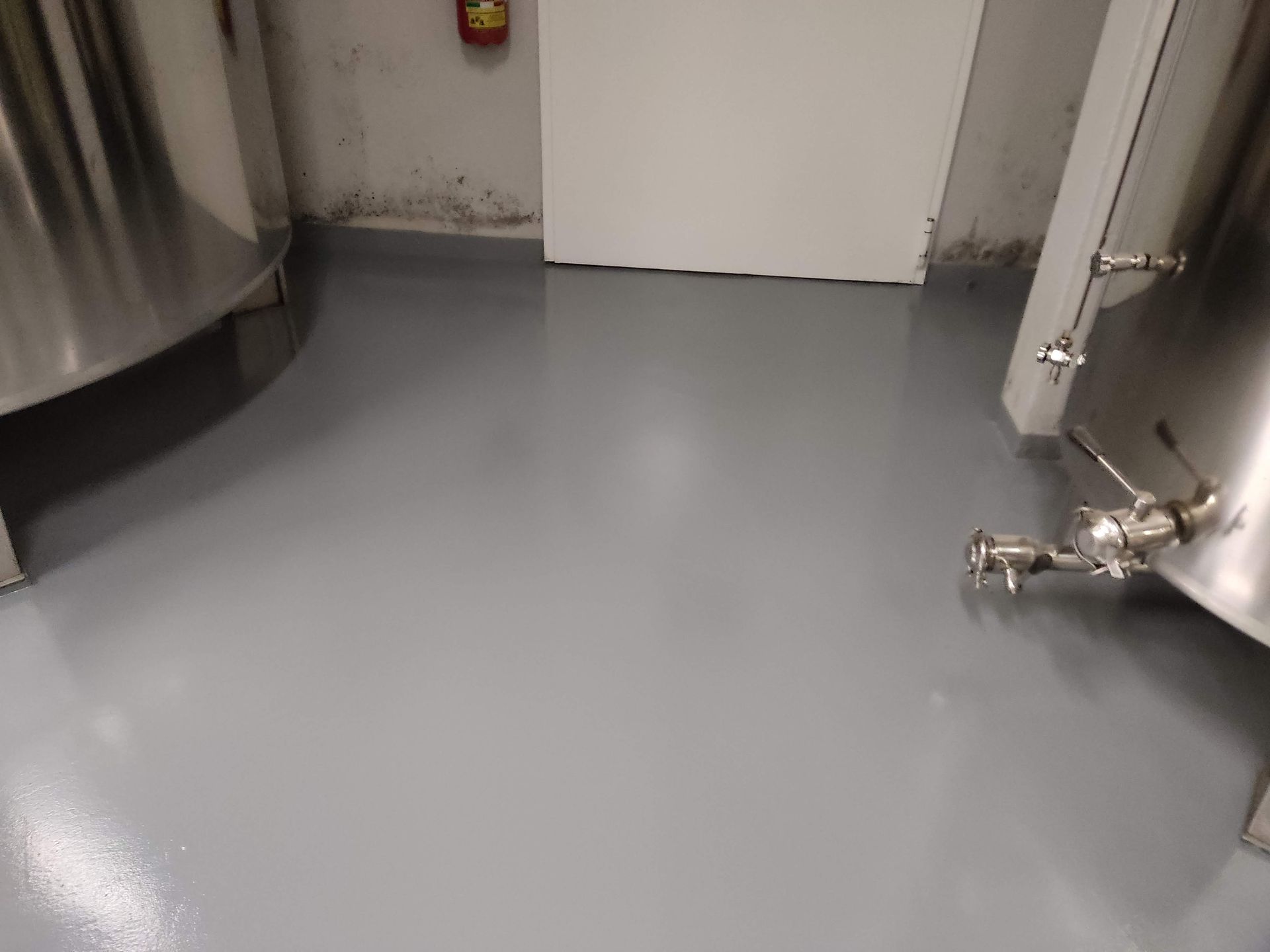 pavimento in resina distilleria