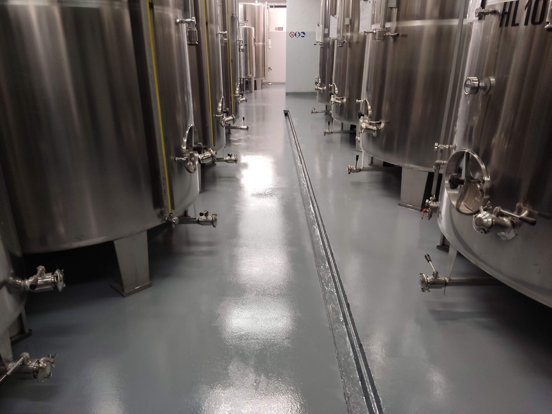 pavimento in resina distilleria