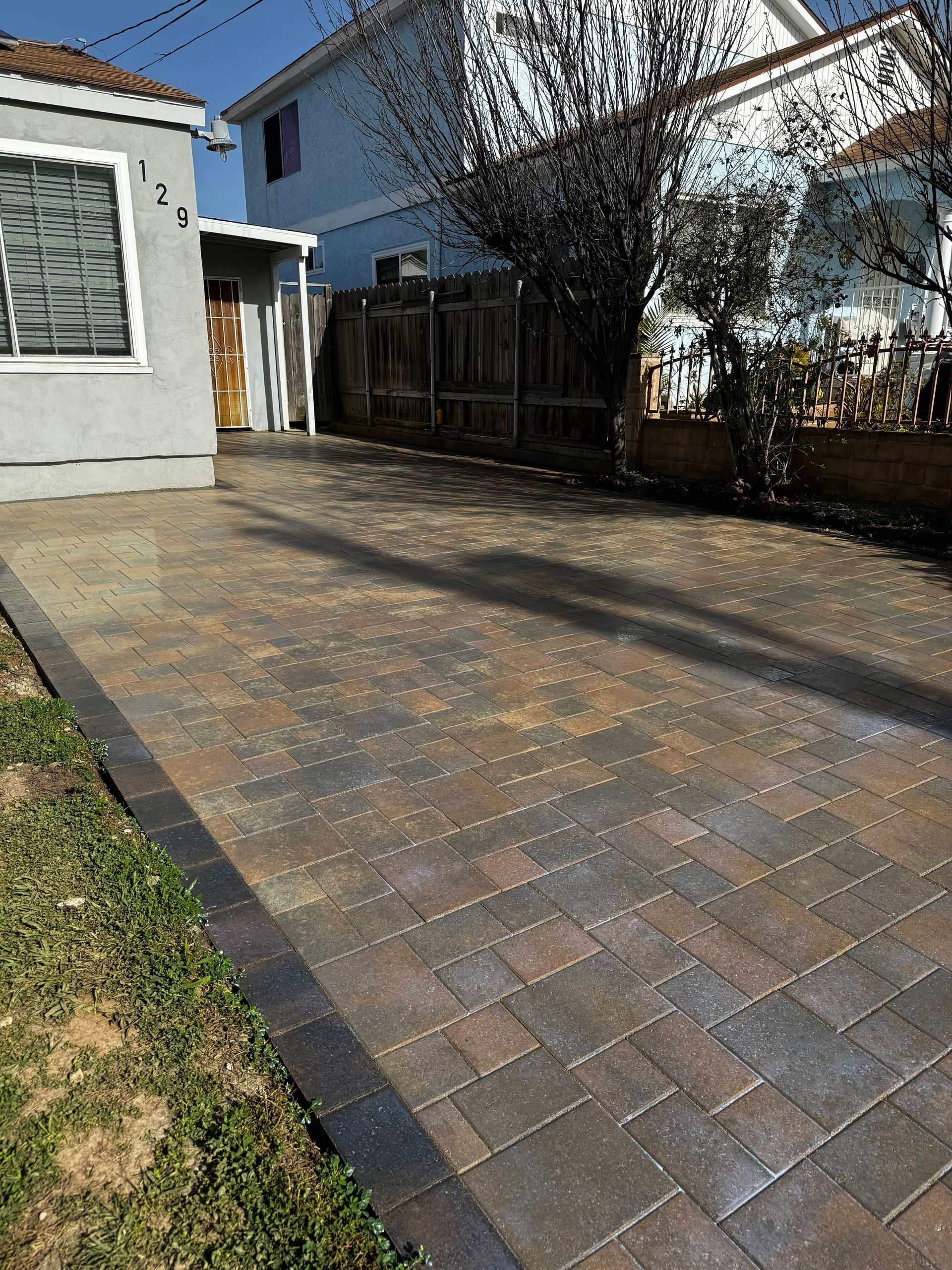 Modern driveway using interlocking pavers in El Cajon proper