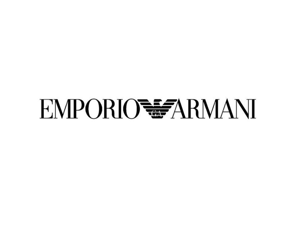 Il logo di emporio armani è su sfondo bianco.