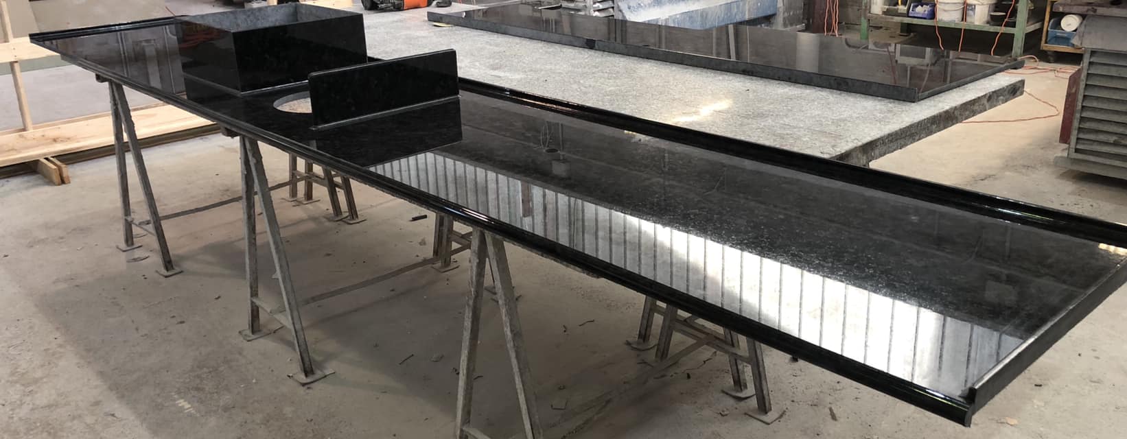 Arredamento in Brown Antique