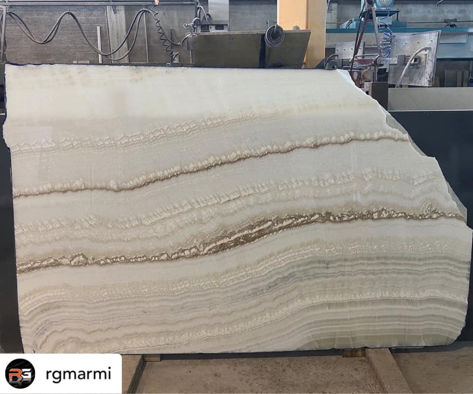 Rivestimento pareti in onice ivory
