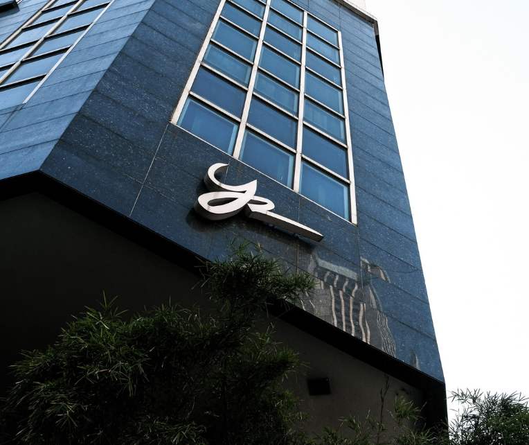 Y2 Hotel exterior view in Poblacion Makati