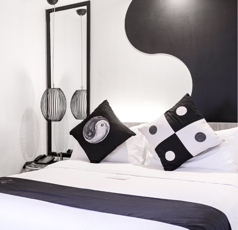 Yin and Yang inspired room in a affordable hotel in makati