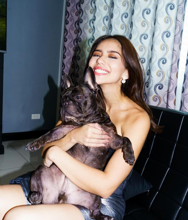 Enjoy the blend of relaxation and puppy love