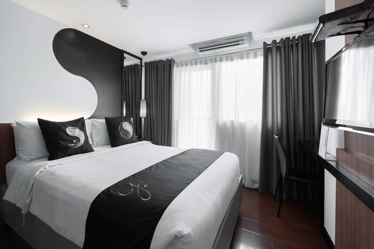 Two bedroom deluxe accommodation  with two queen size beds