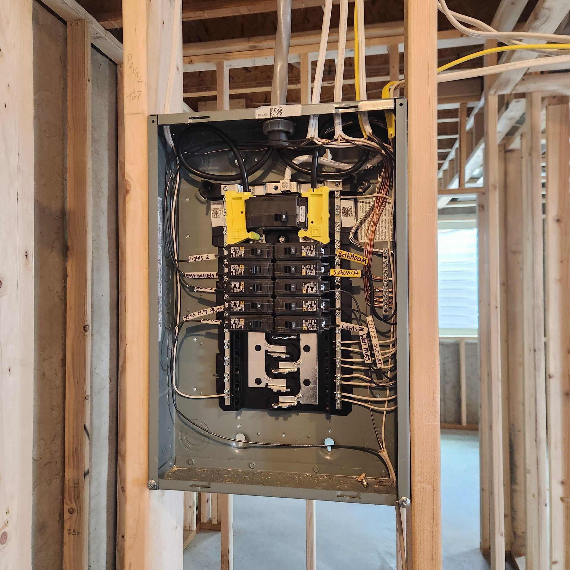 An electrical box with the letter e on it