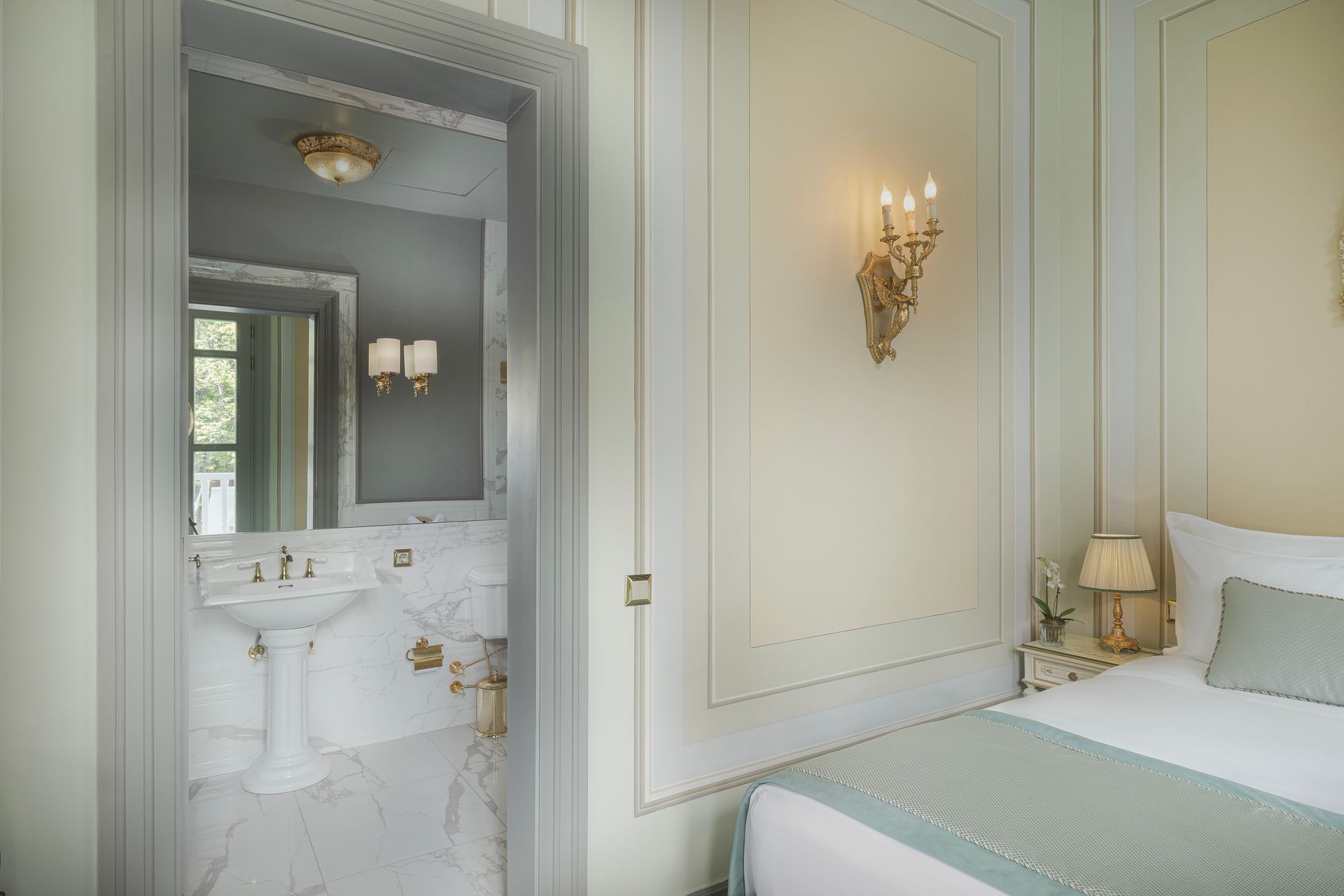 Bosphorus Palace Hotel, Queen Room with balcony