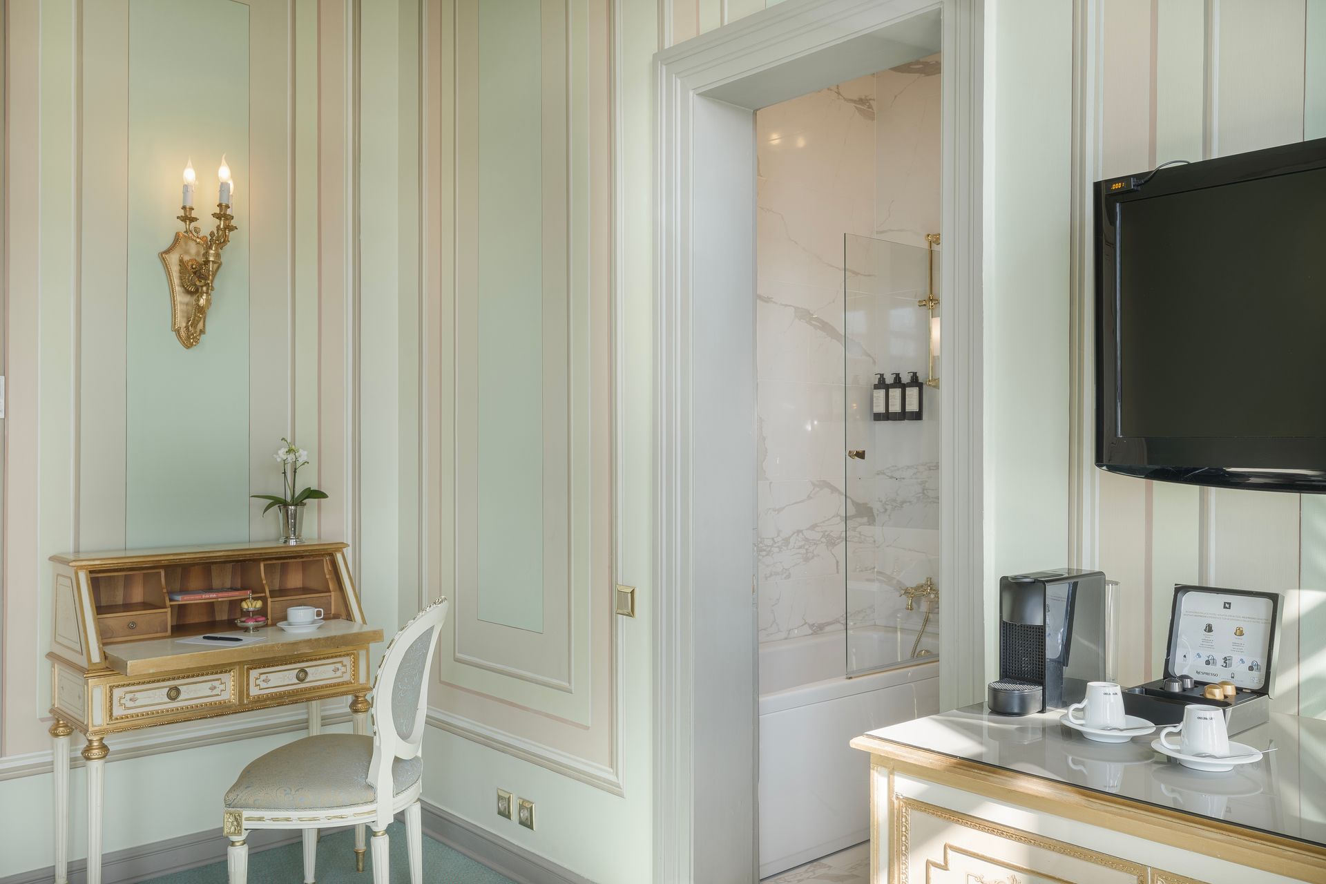 Bosphorus palace, superior room, Bosphorus view