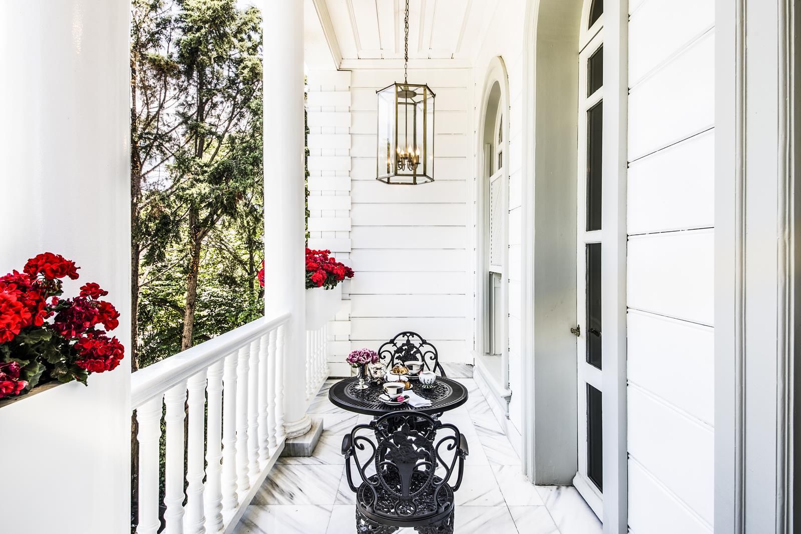 Bosphorus palace, balcony room
