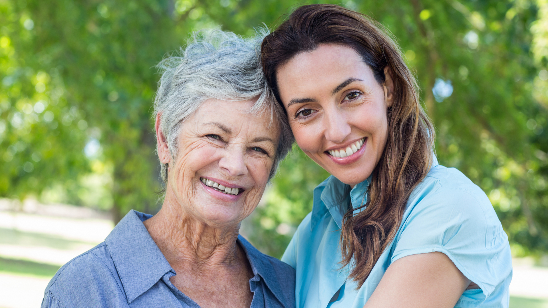 Улыбка мамы. Фото улыбка мамы. Grandmother and mother. Senior Citizen's Day.