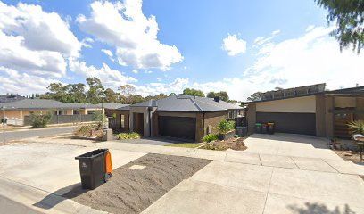 this is picture of a house where Lee's Lash Lounge is