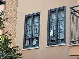 Finestre con grate di sicurezza