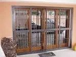 Porta finestra con grate di sicurezza