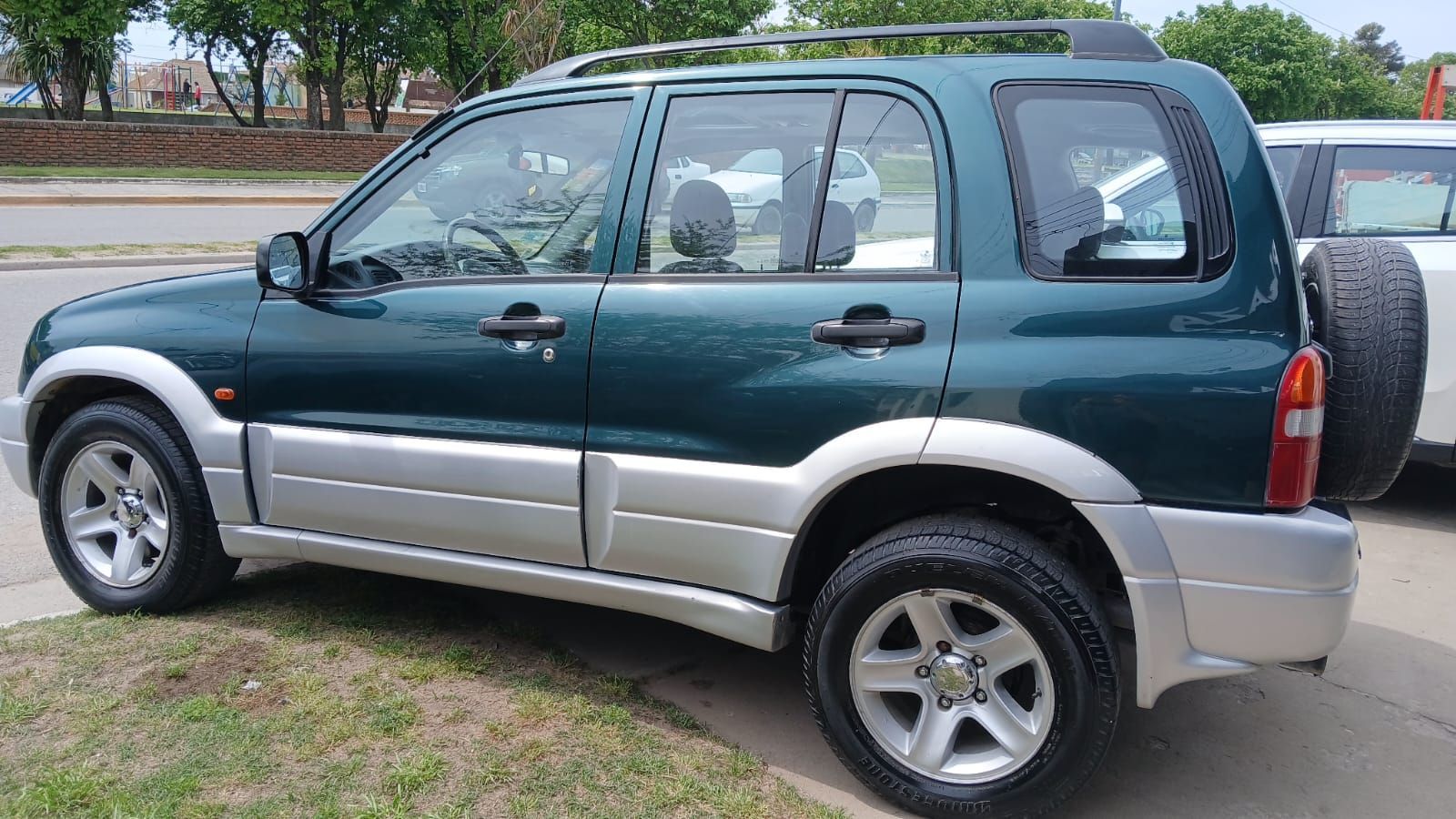 suzuki grand vitara 2.0