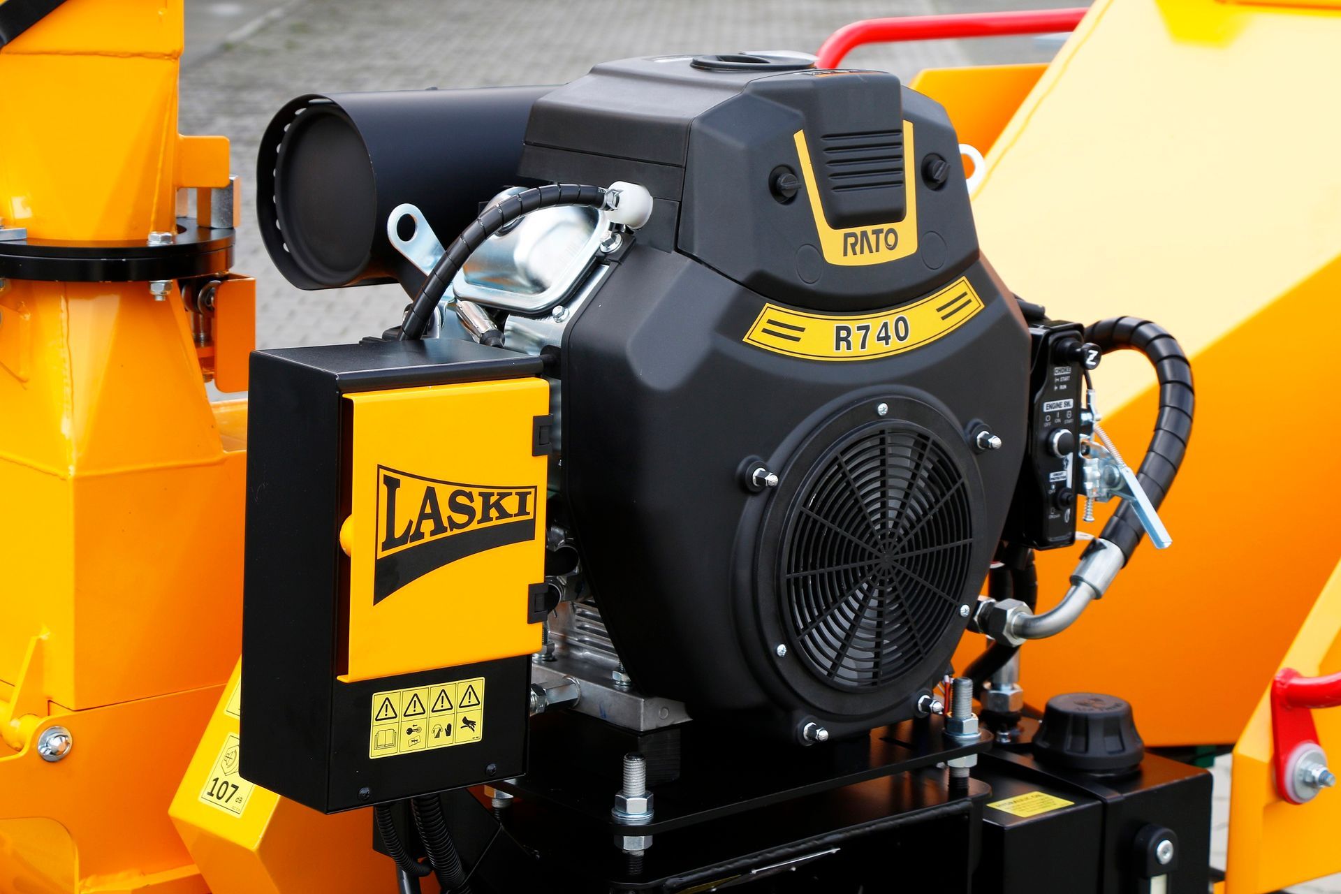 Eine Nahaufnahme eines Lasertriebwerks auf einer Maschine