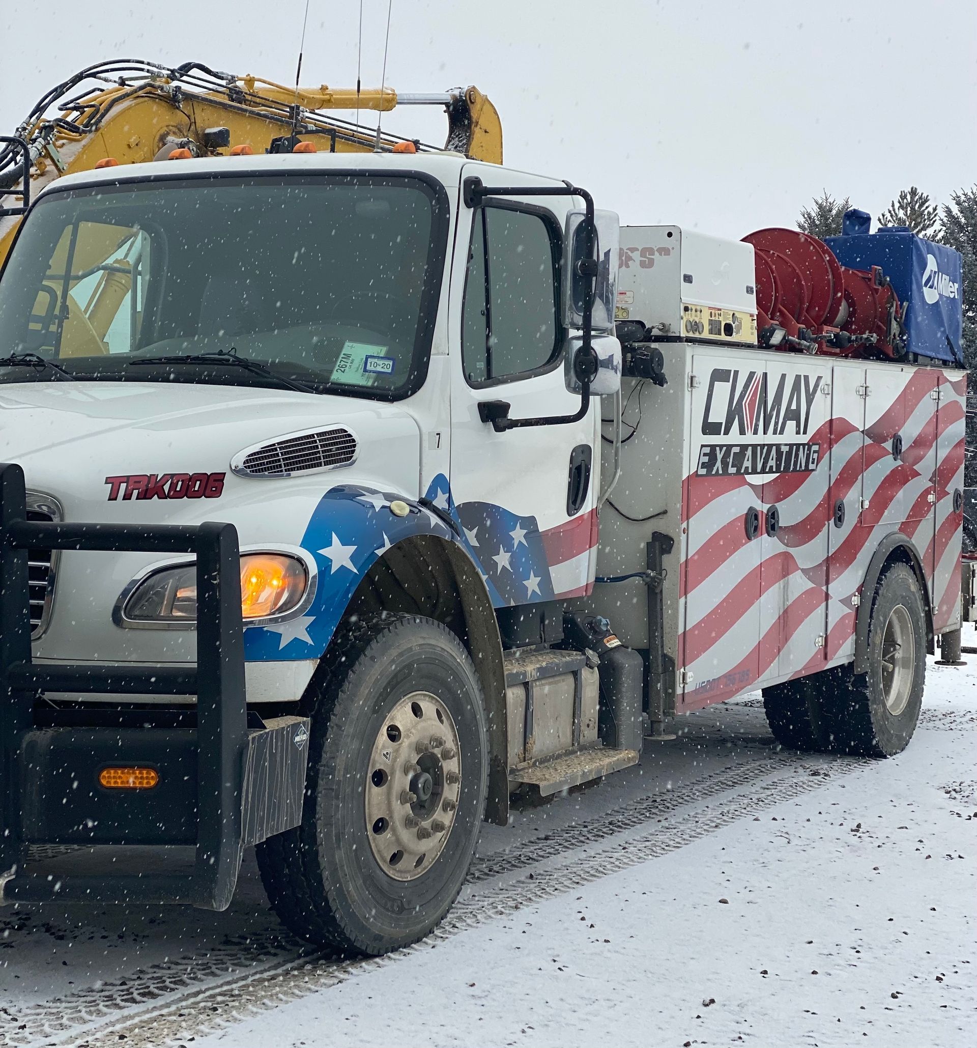 A truck with the word canada on it