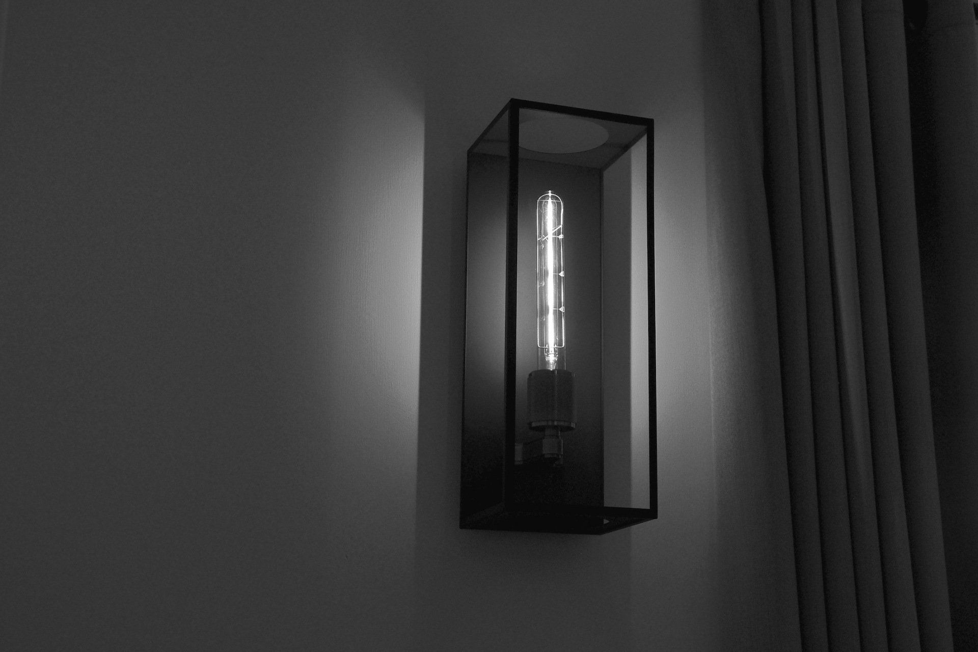 Berlin Tall Wall Light