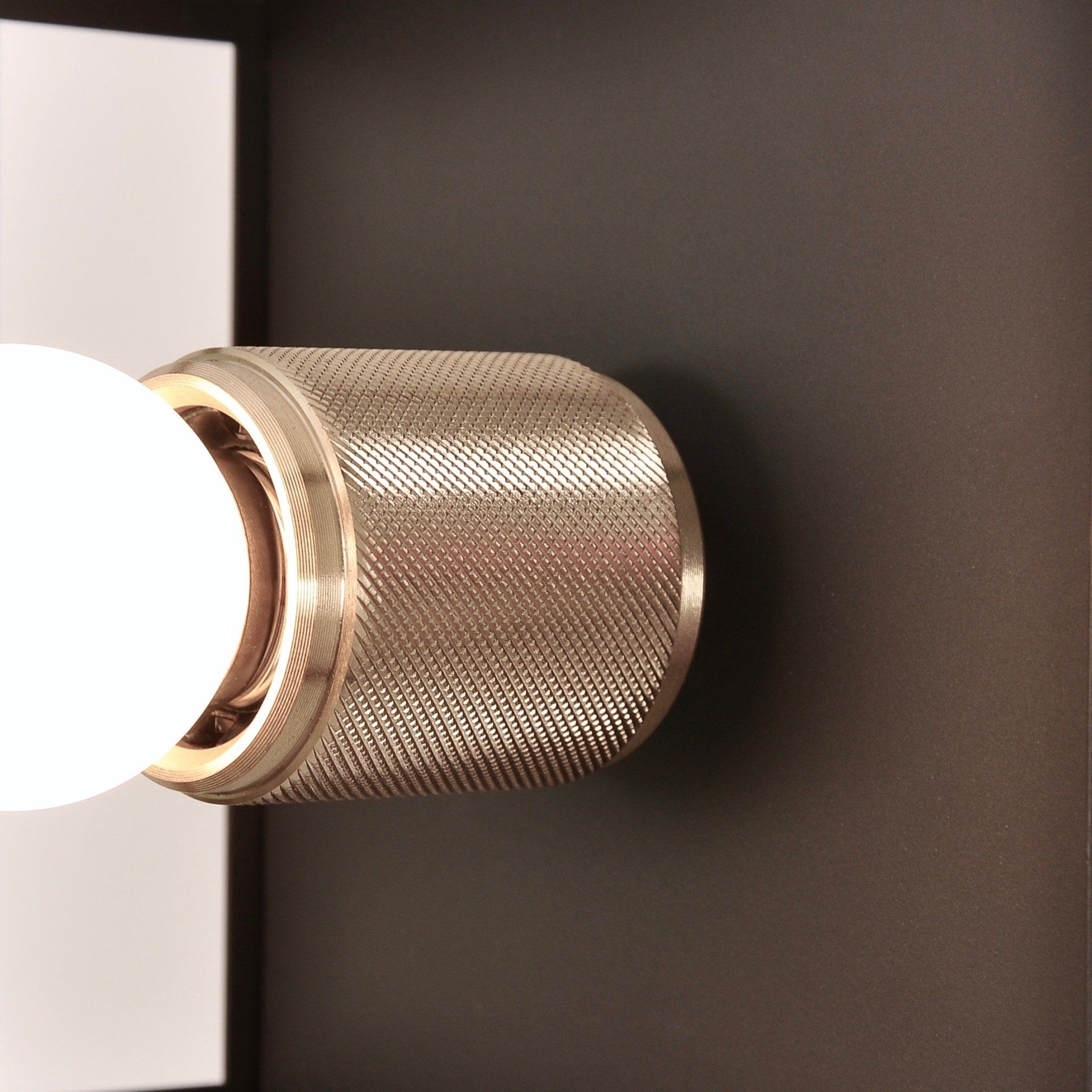 E27 Knurled Brass Cube Lamp Holder