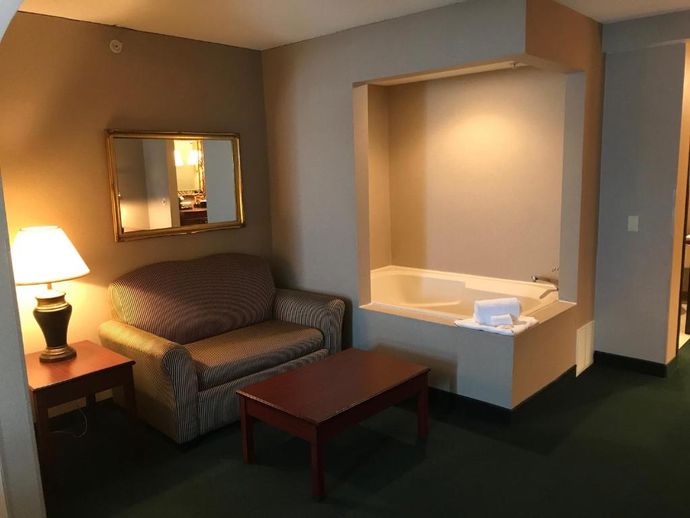 bathtub-and-living-room