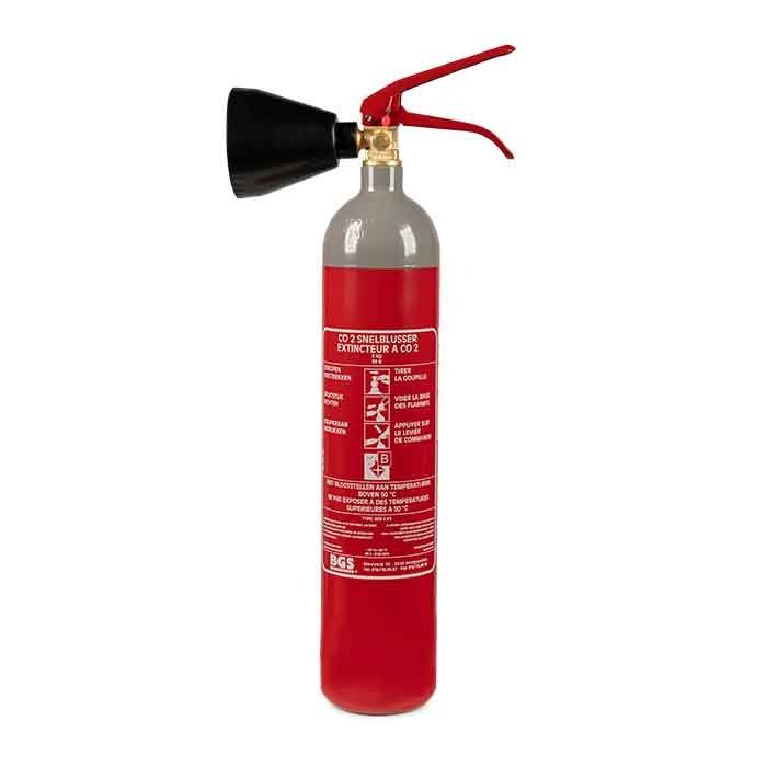 Extincteur CO2 rouge et gris avec une buse noire et une poignée rouge.